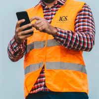 88869_fa060o_fluro-vest_orange_lifestyle_2